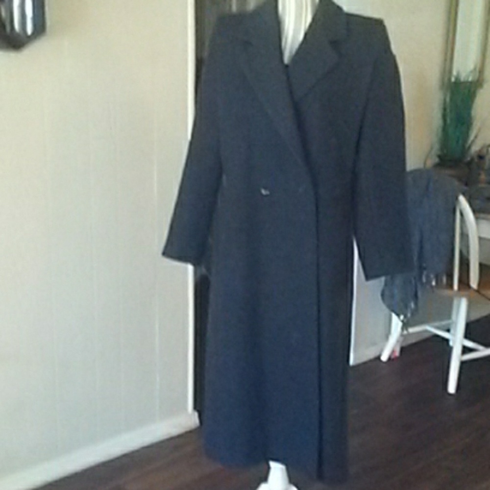 Beautiful sz 8 ladies grey Wool Coat